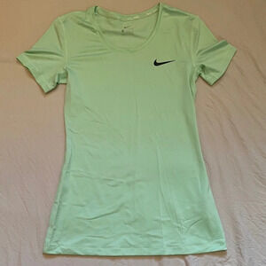 NWOT Nike T-Shirt - Size S